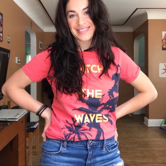 Bright pink graphic tee - Picture 1 of 5